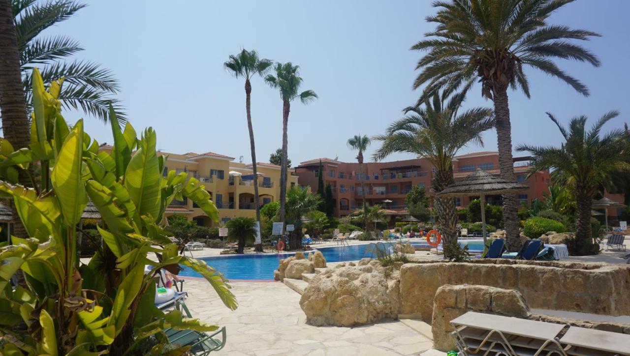 Limnaria Gardens Paphos, Near Beach ภายนอก รูปภาพ