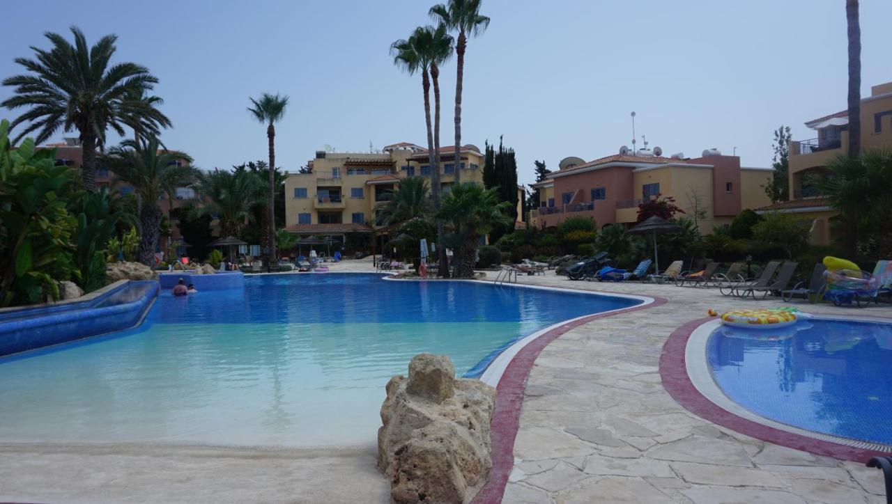 Limnaria Gardens Paphos, Near Beach ภายนอก รูปภาพ