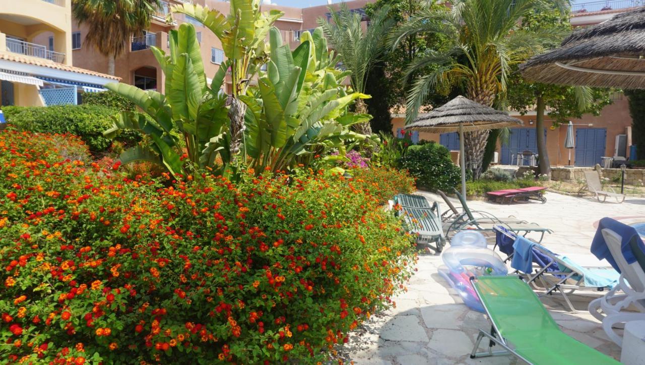 Limnaria Gardens Paphos, Near Beach ภายนอก รูปภาพ