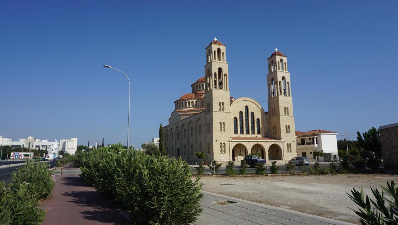 Limnaria Gardens Paphos, Near Beach ภายนอก รูปภาพ